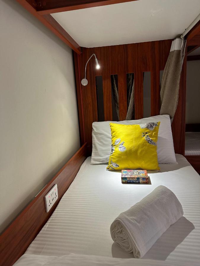 Hostel Business Backpackers JBR  Dubai Exterior foto