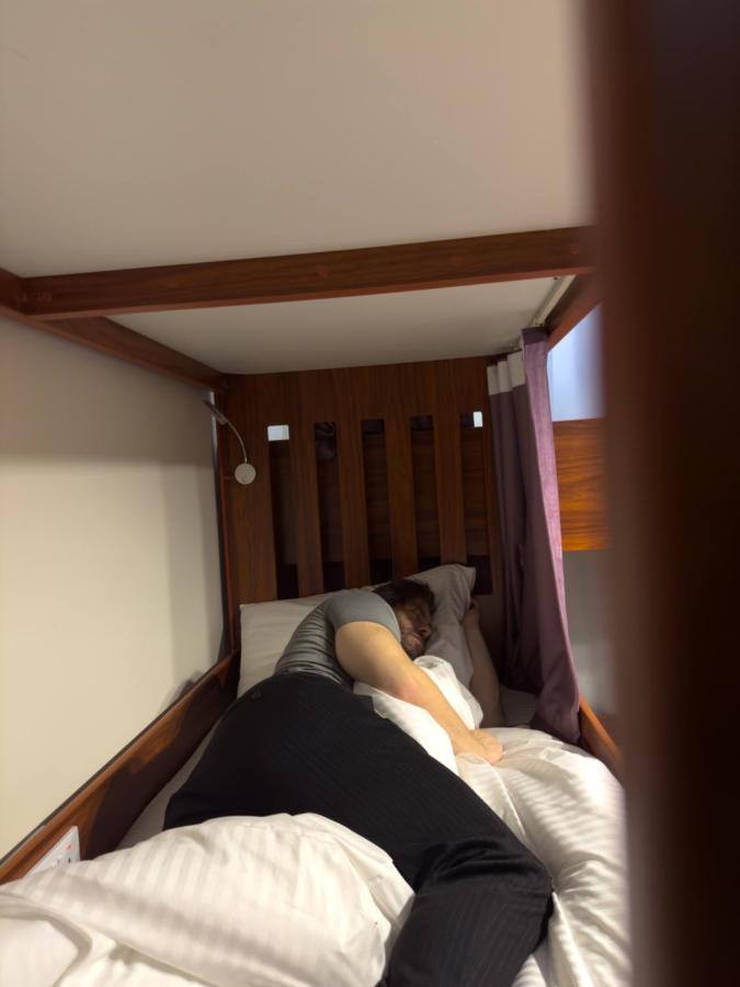 Hostel Business Backpackers JBR  Dubai Exterior foto