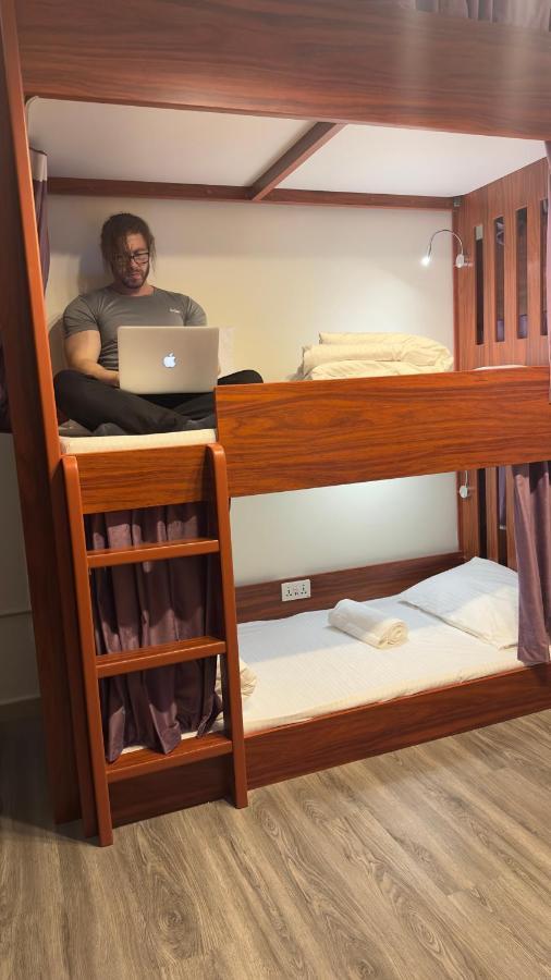 Hostel Business Backpackers JBR  Dubai Exterior foto